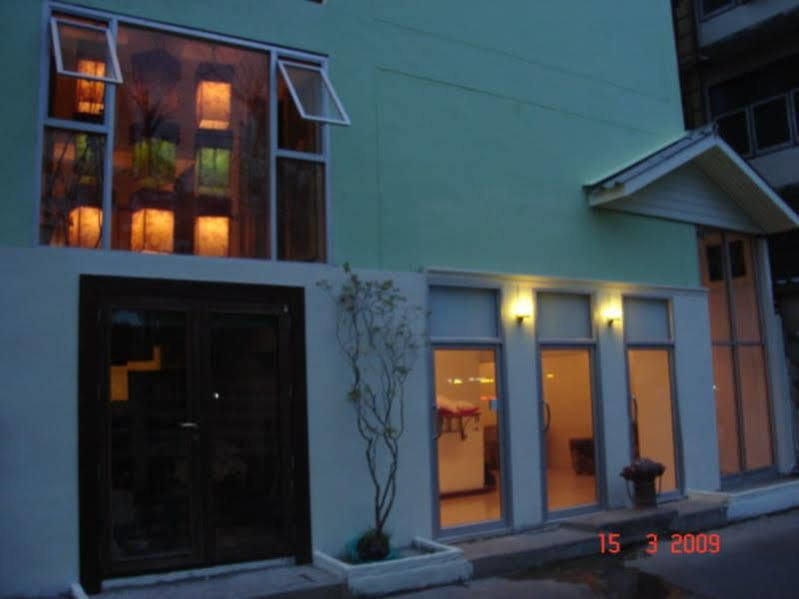 Kaset pensión Bangkok Exterior foto